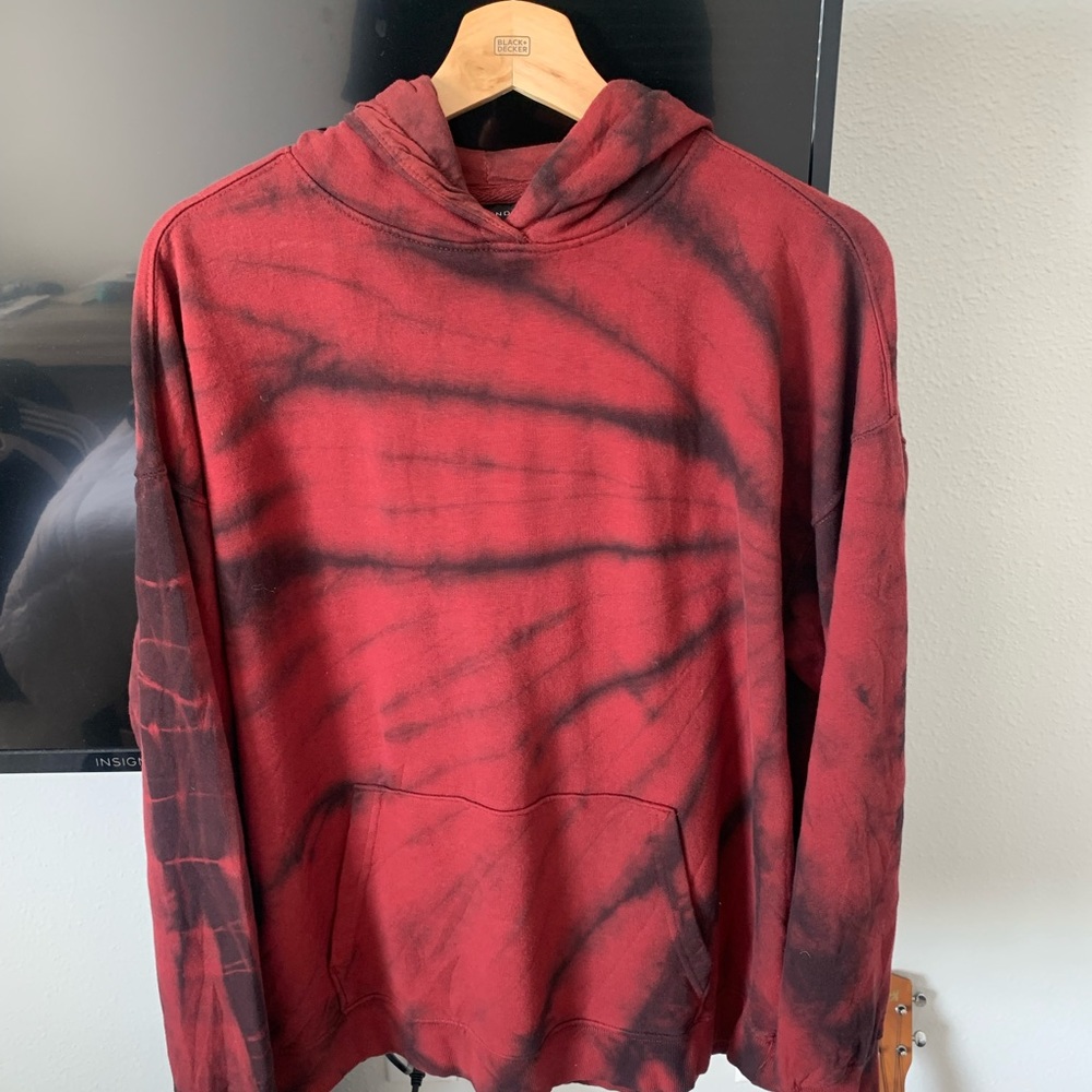 No Boundaries Red Tye-Dye Medium Sweatshirt